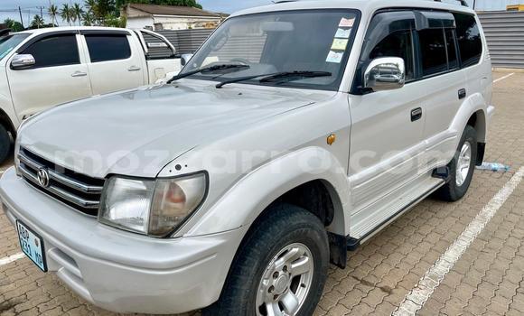 Nunua Ilio tumika Toyota Land Cruiser Prado Nyeupe Gari ndani ya Maputo nchini Maputo Nunua Ilio tumika Toyota Land Cruiser Prado Nyeupe Gari ndani ya Maputo nchini Maputo