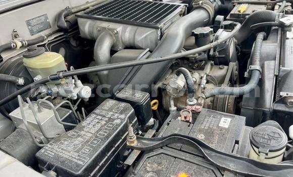 Nunua Ilio tumika Toyota Land Cruiser Prado Nyeupe Gari ndani ya Maputo nchini Maputo Nunua Ilio tumika Toyota Land Cruiser Prado Nyeupe Gari ndani ya Maputo nchini Maputo