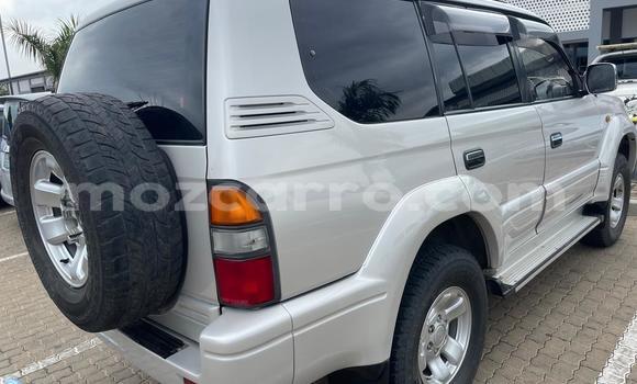 Nunua Ilio tumika Toyota Land Cruiser Prado Nyeupe Gari ndani ya Maputo nchini Maputo Nunua Ilio tumika Toyota Land Cruiser Prado Nyeupe Gari ndani ya Maputo nchini Maputo