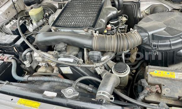 Nunua Ilio tumika Toyota Land Cruiser Prado Nyeupe Gari ndani ya Maputo nchini Maputo Nunua Ilio tumika Toyota Land Cruiser Prado Nyeupe Gari ndani ya Maputo nchini Maputo