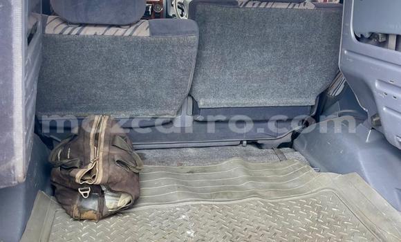 Nunua Ilio tumika Toyota Land Cruiser Prado Nyeupe Gari ndani ya Maputo nchini Maputo Nunua Ilio tumika Toyota Land Cruiser Prado Nyeupe Gari ndani ya Maputo nchini Maputo