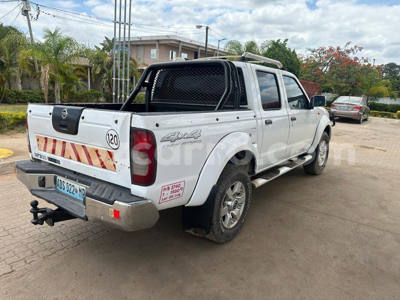 Big with watermark nissan hardbody maputo maputo 32715