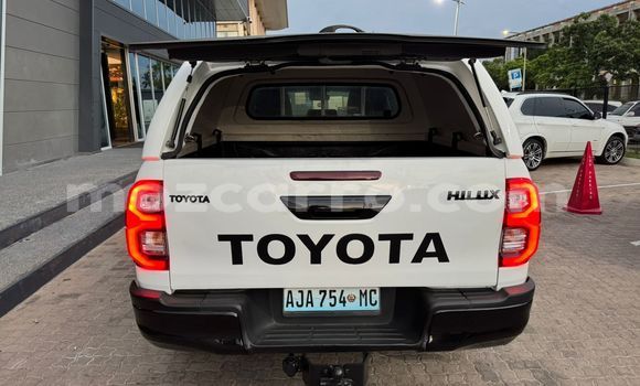 Comprar Usado Toyota Hiluxe Revo Branco Carro em Maputo em Maputo Comprar Usado Toyota Hiluxe Revo Branco Carro em Maputo em Maputo