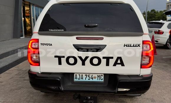 Comprar Usado Toyota Hiluxe Revo Branco Carro em Maputo em Maputo Comprar Usado Toyota Hiluxe Revo Branco Carro em Maputo em Maputo