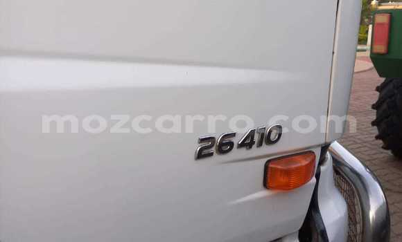 Nunua Ilio tumika Nissan UD Nyeupe Lori ndani ya Maputo nchini Maputo Nunua Ilio tumika Nissan UD Nyeupe Lori ndani ya Maputo nchini Maputo