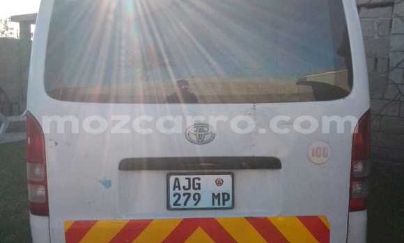 Comprar Usado Toyota Hiace Branco Carro em Maputo em Maputo