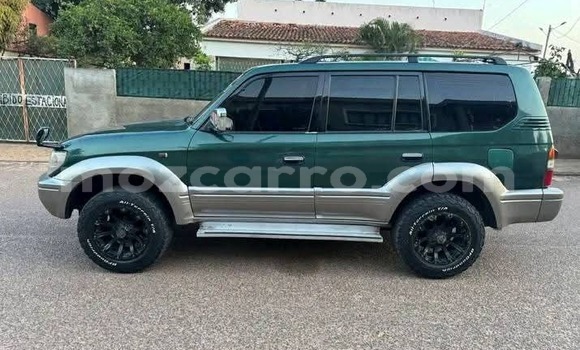 Nunua Ilio tumika Toyota Land Cruiser Prado Kijani Gari ndani ya Maputo nchini Maputo Nunua Ilio tumika Toyota Land Cruiser Prado Kijani Gari ndani ya Maputo nchini Maputo