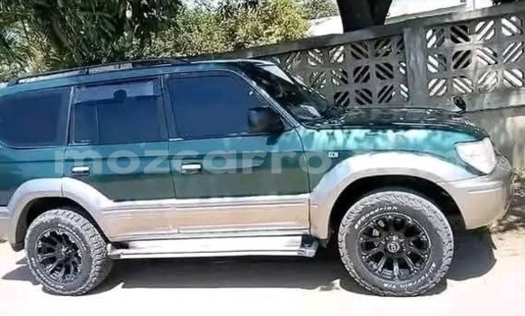 Nunua Ilio tumika Toyota Land Cruiser Prado Kijani Gari ndani ya Maputo nchini Maputo Nunua Ilio tumika Toyota Land Cruiser Prado Kijani Gari ndani ya Maputo nchini Maputo