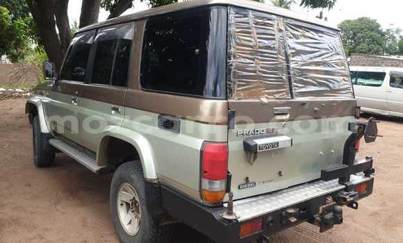 Nunua Ilio tumika Toyota Land Cruiser Brown Gari ndani ya Maputo nchini Maputo Nunua Ilio tumika Toyota Land Cruiser Brown Gari ndani ya Maputo nchini Maputo