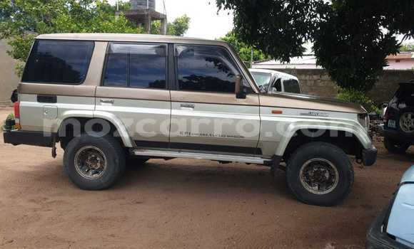 Nunua Ilio tumika Toyota Land Cruiser Brown Gari ndani ya Maputo nchini Maputo Nunua Ilio tumika Toyota Land Cruiser Brown Gari ndani ya Maputo nchini Maputo