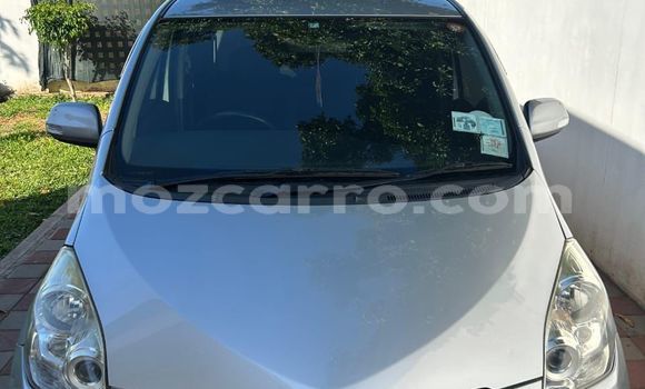 Comprar Usado Toyota Ractis Prata Carro em Maputo em Maputo Comprar Usado Toyota Ractis Prata Carro em Maputo em Maputo