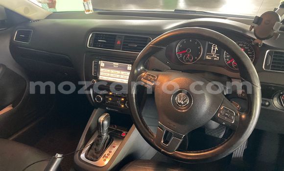 Nunua Ilio tumika Volkswagen Jetta Nyeupe Gari ndani ya Maputo nchini Maputo Nunua Ilio tumika Volkswagen Jetta Nyeupe Gari ndani ya Maputo nchini Maputo