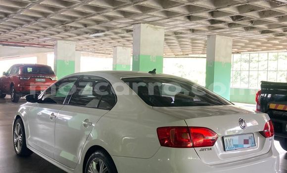Nunua Ilio tumika Volkswagen Jetta Nyeupe Gari ndani ya Maputo nchini Maputo Nunua Ilio tumika Volkswagen Jetta Nyeupe Gari ndani ya Maputo nchini Maputo