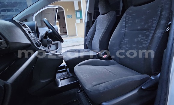 Nunua Ilio tumika Toyota Land Cruiser Prado Nyeupe Gari ndani ya Maputo nchini Maputo Nunua Ilio tumika Toyota Land Cruiser Prado Nyeupe Gari ndani ya Maputo nchini Maputo