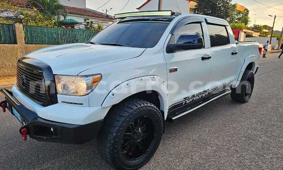 Comprar Usado Toyota Tundra Branco Carro em Maputo em Maputo Comprar Usado Toyota Tundra Branco Carro em Maputo em Maputo