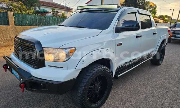 Comprar Usado Toyota Tundra Branco Carro em Maputo em Maputo Comprar Usado Toyota Tundra Branco Carro em Maputo em Maputo