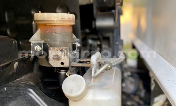 Buy New Isuzu 117 White Car in Maputo in Maputo Buy New Isuzu 117 White Car in Maputo in Maputo