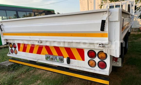 Buy New Isuzu 117 White Car in Maputo in Maputo Buy New Isuzu 117 White Car in Maputo in Maputo