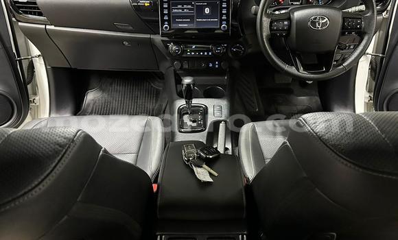Comprar Novo Toyota Hilux Branco Carro em Maputo em Maputo Comprar Novo Toyota Hilux Branco Carro em Maputo em Maputo