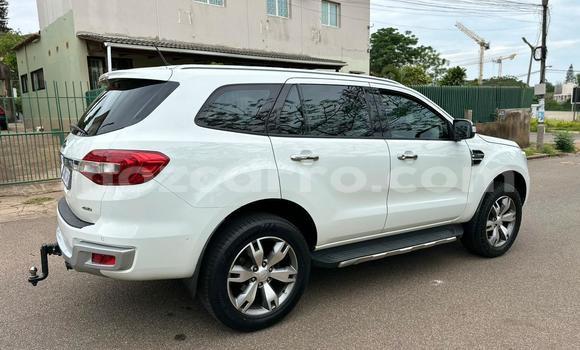 Buy Used Ford Everest White Car in Maputo in Maputo Buy Used Ford Everest White Car in Maputo in Maputo