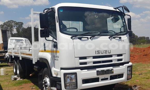 Comprar Usado Isuzu 117 Branco Carro em Maputo em Maputo