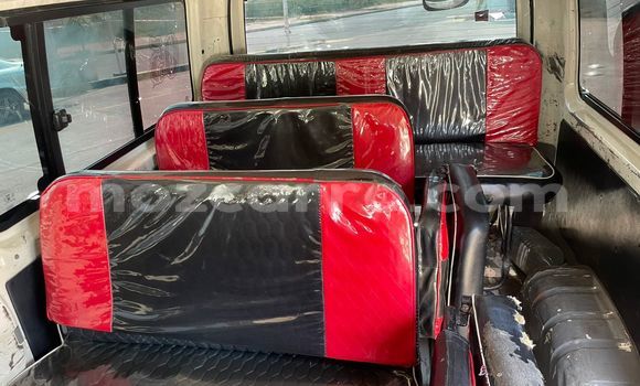 Tenga Tsaru Toyota Hiace Chena Mota in Maputo in Maputo Tenga Tsaru Toyota Hiace Chena Mota in Maputo in Maputo