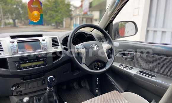 Comprar Usado Toyota Hilux Branco Carro em Maputo em Maputo Comprar Usado Toyota Hilux Branco Carro em Maputo em Maputo