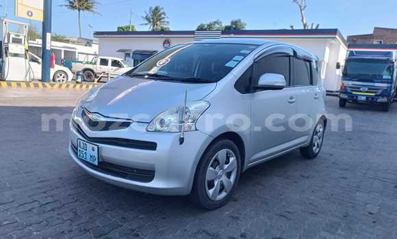 Comprar Usado Toyota Ractis Prata Carro em Maputo em Maputo