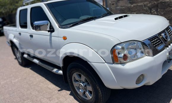 Tenga Tsaru Nissan Hardbody Chena Mota in Maputo in Maputo