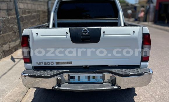 Nunua Ilio tumika Nissan Hardbody Nyeupe Gari ndani ya Maputo nchini Maputo Nunua Ilio tumika Nissan Hardbody Nyeupe Gari ndani ya Maputo nchini Maputo