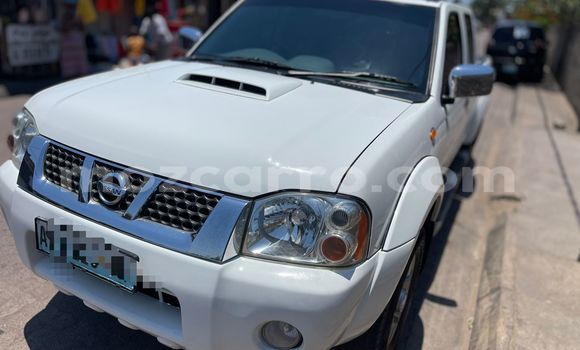 Nunua Ilio tumika Nissan Hardbody Nyeupe Gari ndani ya Maputo nchini Maputo Nunua Ilio tumika Nissan Hardbody Nyeupe Gari ndani ya Maputo nchini Maputo