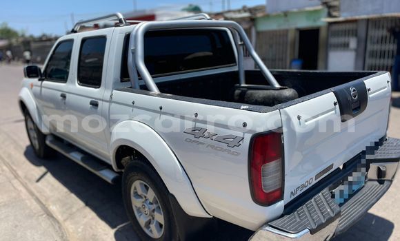 Nunua Ilio tumika Nissan Hardbody Nyeupe Gari ndani ya Maputo nchini Maputo Nunua Ilio tumika Nissan Hardbody Nyeupe Gari ndani ya Maputo nchini Maputo