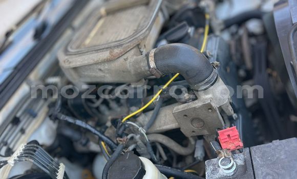 Nunua Ilio tumika Nissan Hardbody Nyeupe Gari ndani ya Maputo nchini Maputo Nunua Ilio tumika Nissan Hardbody Nyeupe Gari ndani ya Maputo nchini Maputo