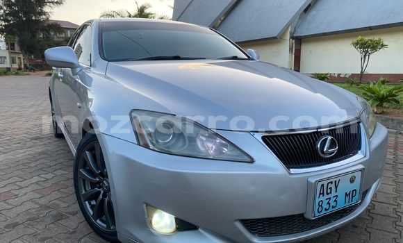 Nunua Ilio tumika Lexus IS Nyeupe Gari ndani ya Maputo nchini Maputo