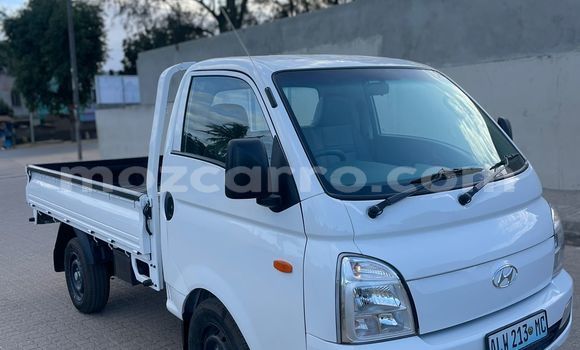 Comprar Usado Hyundai H1 Branco Carro em Maputo em Maputo