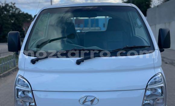 Comprar Usado Hyundai H1 Branco Carro em Maputo em Maputo Comprar Usado Hyundai H1 Branco Carro em Maputo em Maputo