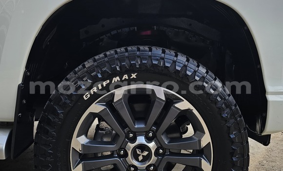 Buy Used Mitsubishi Triton White Car in Maputo in Maputo Buy Used Mitsubishi Triton White Car in Maputo in Maputo