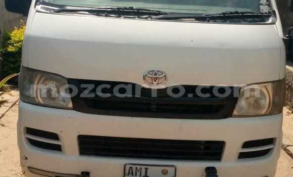 Nunua Ilio tumika Toyota Hiace Nyeupe Gari ndani ya Maputo nchini Maputo Nunua Ilio tumika Toyota Hiace Nyeupe Gari ndani ya Maputo nchini Maputo