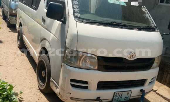 Nunua Ilio tumika Toyota Hiace Nyeupe Gari ndani ya Maputo nchini Maputo Nunua Ilio tumika Toyota Hiace Nyeupe Gari ndani ya Maputo nchini Maputo