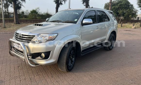 Nunua Ilio tumika Toyota Fortuner Nyingine Gari ndani ya Maputo nchini Maputo Nunua Ilio tumika Toyota Fortuner Nyingine Gari ndani ya Maputo nchini Maputo