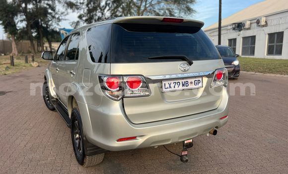 Nunua Ilio tumika Toyota Fortuner Nyingine Gari ndani ya Maputo nchini Maputo Nunua Ilio tumika Toyota Fortuner Nyingine Gari ndani ya Maputo nchini Maputo