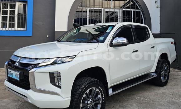 Comprar Novo Mitsubishi Triton Branco Carro em Maputo em Maputo Comprar Novo Mitsubishi Triton Branco Carro em Maputo em Maputo