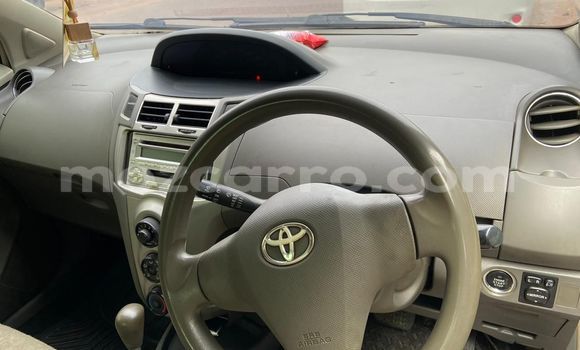 Comprar Usado Toyota Vitz Prata Carro em Maputo em Maputo Comprar Usado Toyota Vitz Prata Carro em Maputo em Maputo