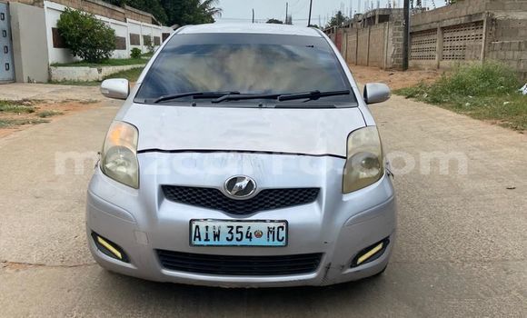 Comprar Usado Toyota Vitz Prata Carro em Maputo em Maputo Comprar Usado Toyota Vitz Prata Carro em Maputo em Maputo
