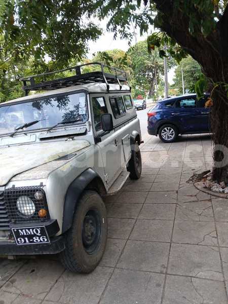 Big with watermark land rover defender maputo maputo 32990