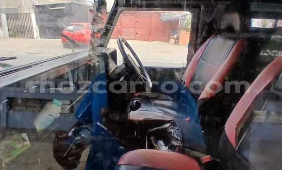 Comprar Usado Land Rover Defender Prata Carro em Maputo em Maputo Comprar Usado Land Rover Defender Prata Carro em Maputo em Maputo