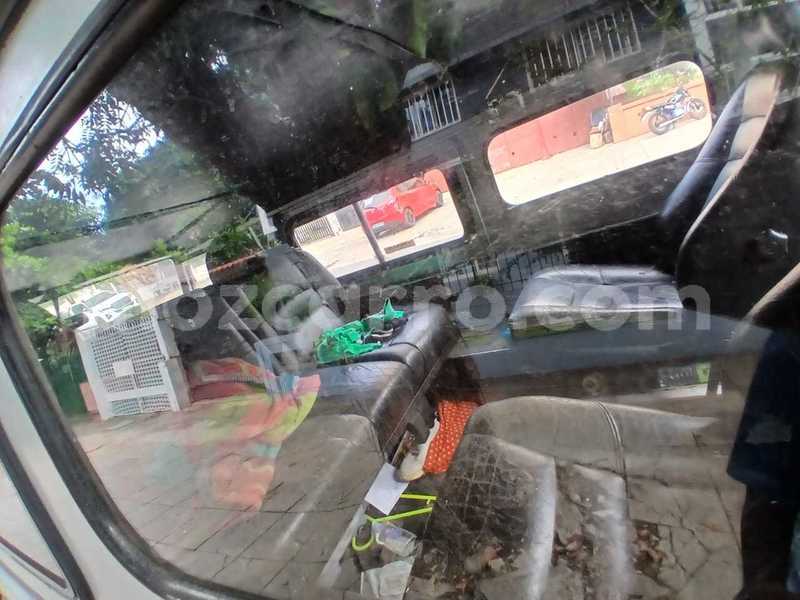 Big with watermark land rover defender maputo maputo 32990