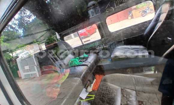 Comprar Usado Land Rover Defender Prata Carro em Maputo em Maputo Comprar Usado Land Rover Defender Prata Carro em Maputo em Maputo