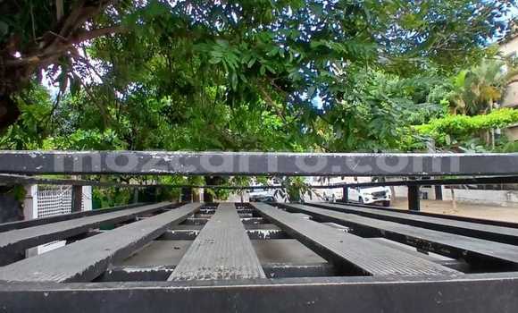 Comprar Usado Land Rover Defender Prata Carro em Maputo em Maputo Comprar Usado Land Rover Defender Prata Carro em Maputo em Maputo