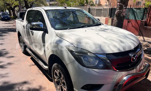 Nunua Ilio tumika Mazda BT-50 Nyeupe Gari ndani ya Maputo nchini Maputo